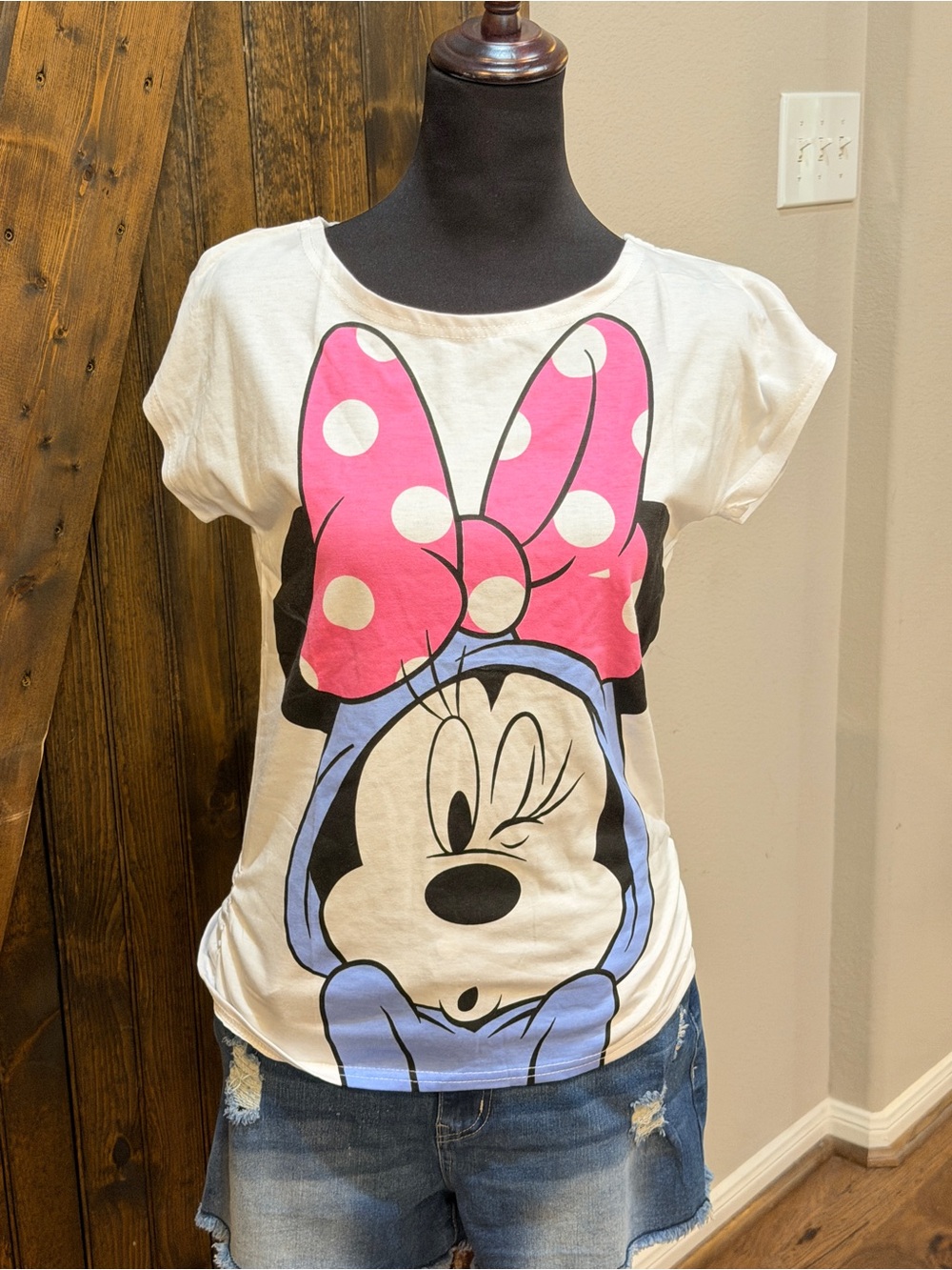 White Minnie Mouse Graphic Tee with Pink Polka Dot Bow NWT